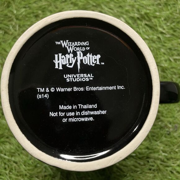 Universal Studios Wizarding World of Harry Potter Hogwarts Crest Coffee Mug - Picture 6 of 6
